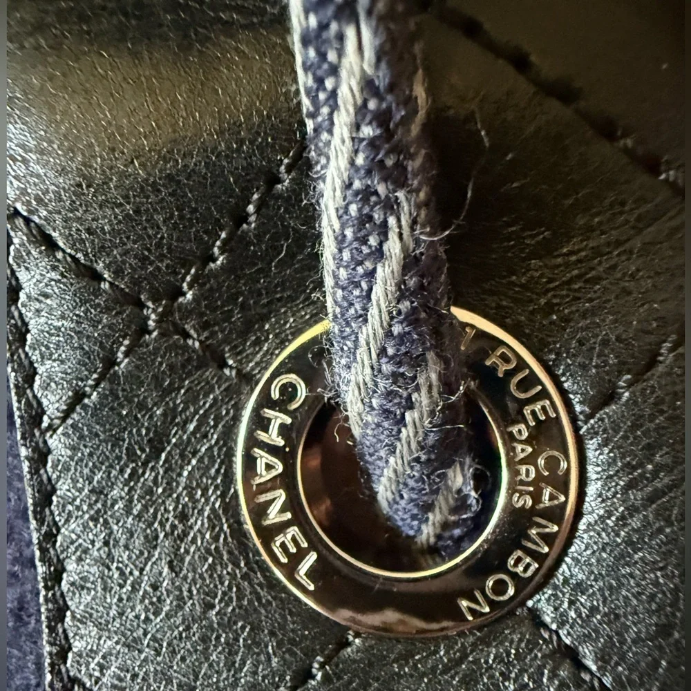 Authentic CHANEL CAMBON Blue Embroidery Matelasse Wool/Leather Bucket-bag-EUC💎 - Picture 11 of 15
